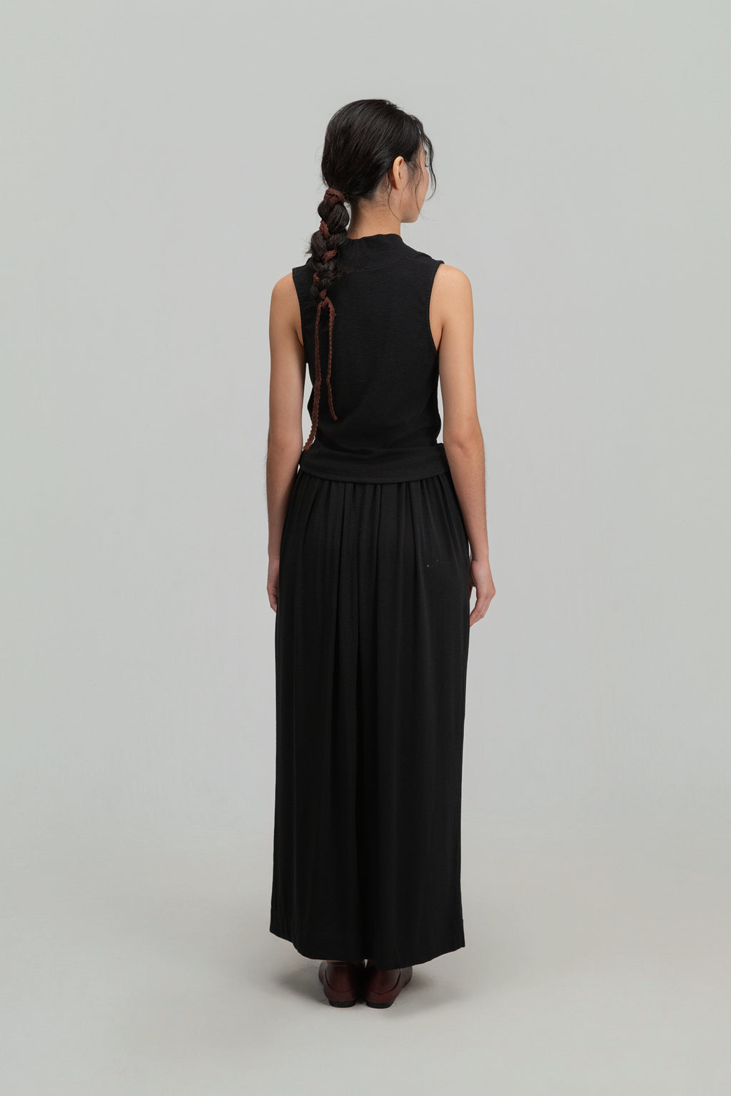 Snow Knit High Drape Neck Tank Top (Black)