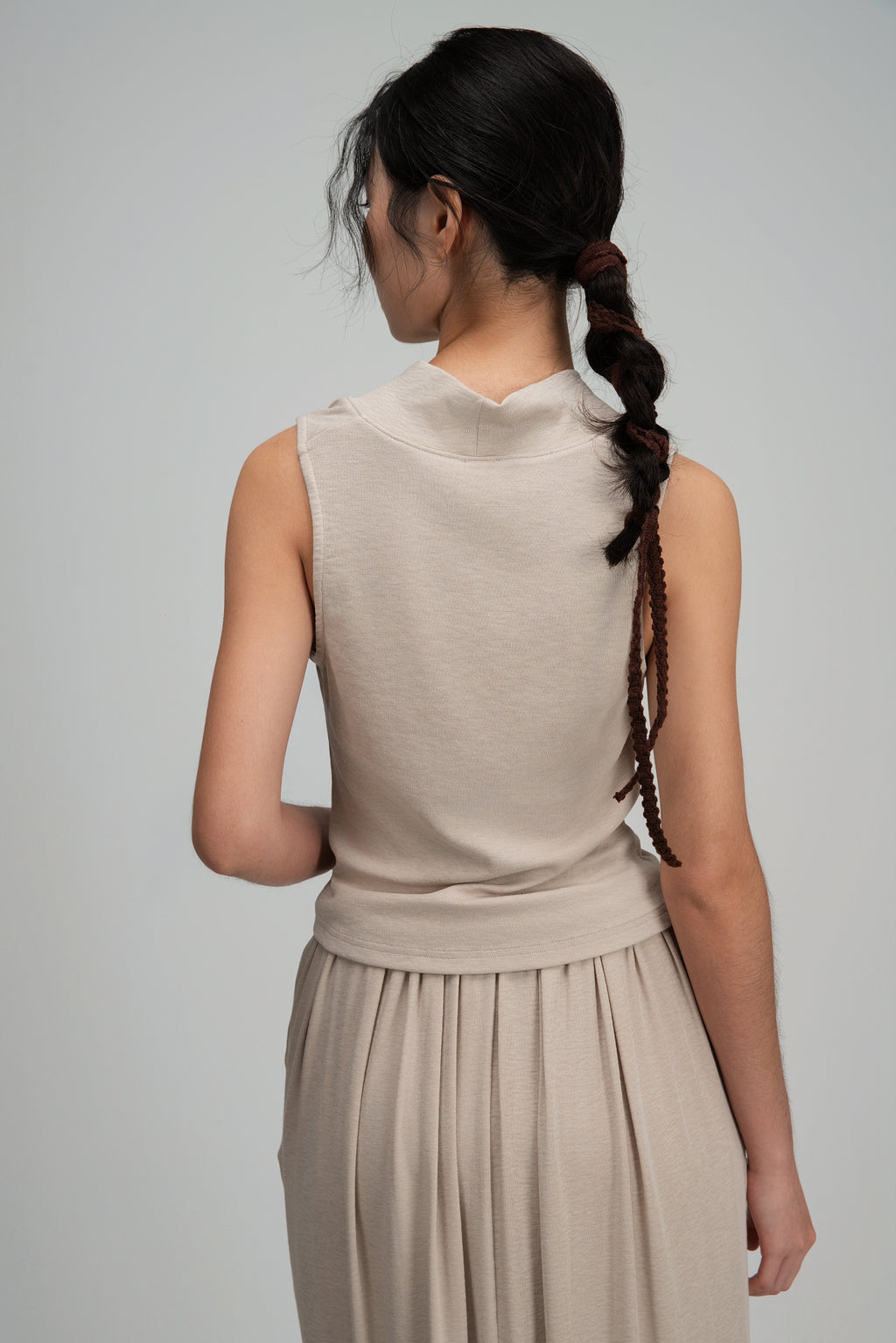 Snow Knit High Drape Neck Tank Top (Oat)
