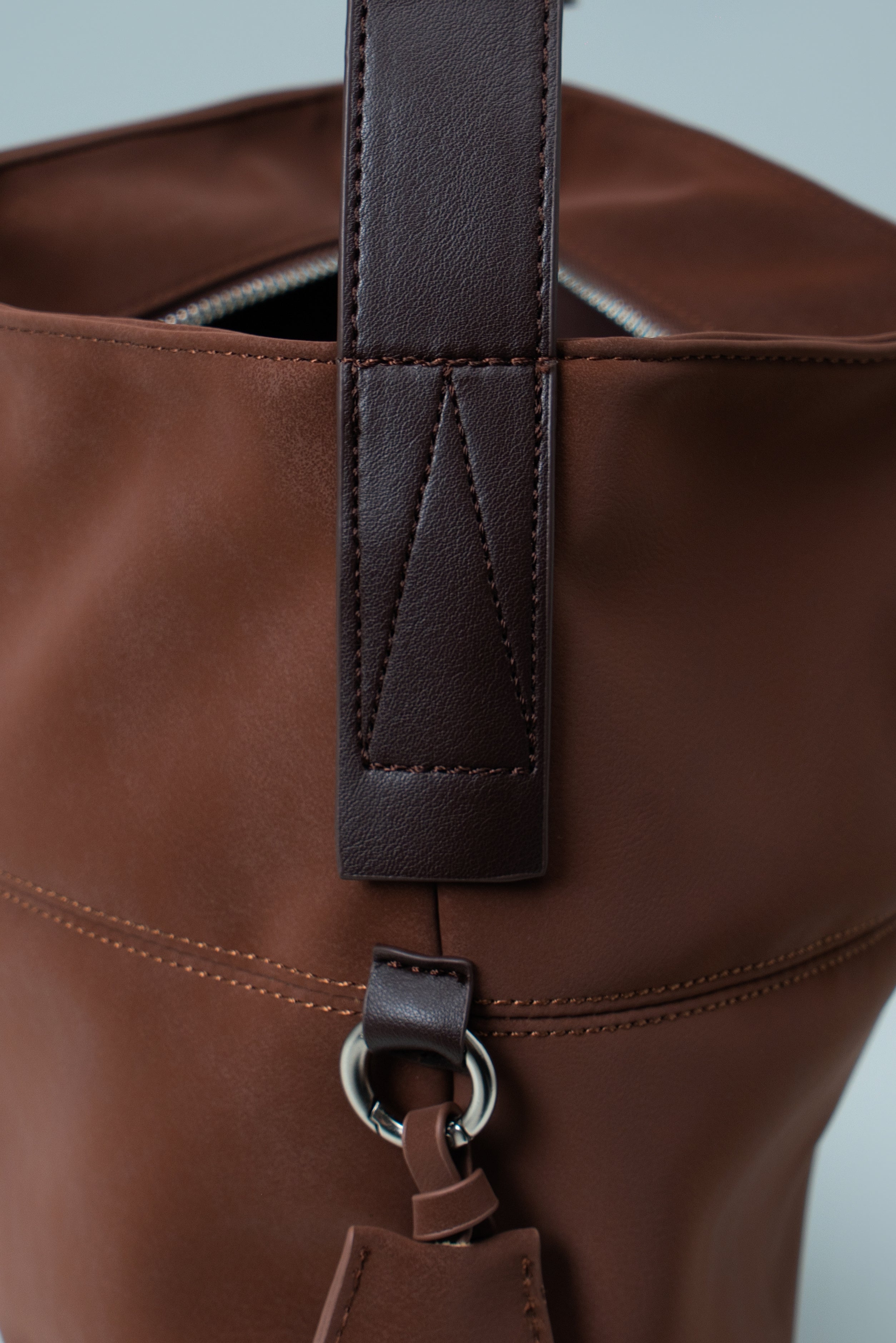 Small Soft Snow Leather Bag (Dune)