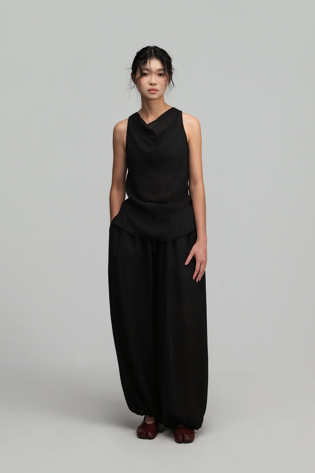 Soft Drape Neck Tank Top (Black)