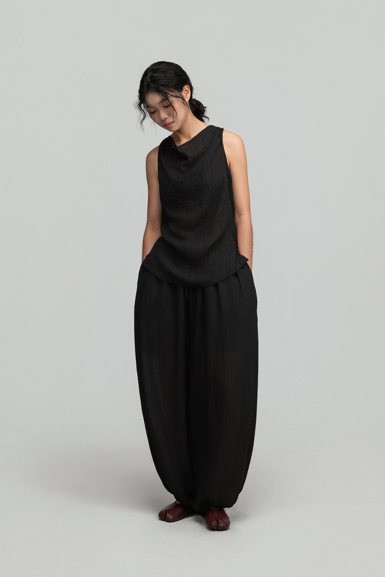 Soft Drape Neck Tank Top (Black)