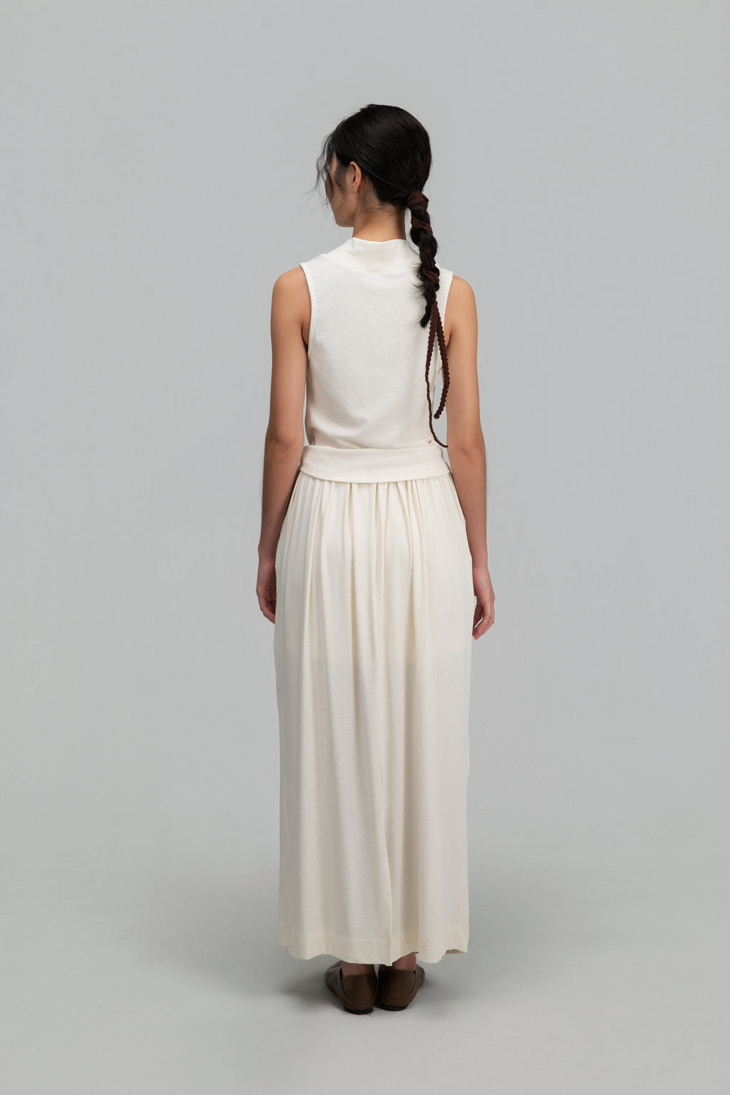 Snow Knit Pleated Cocoon Skirt w/ Braided Belt (White)