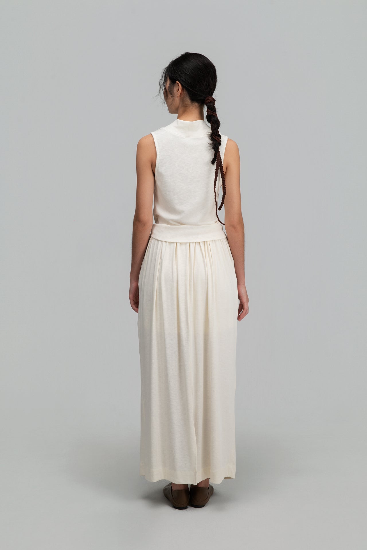 Snow Knit Pleated Cocoon Skirt w/ Braided Belt (White)
