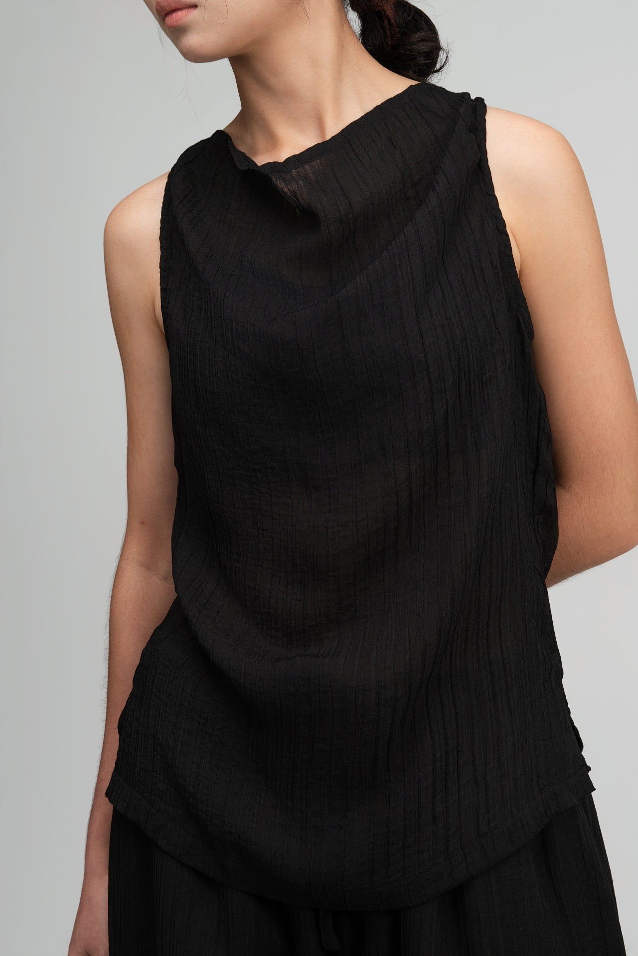 Soft Drape Neck Tank Top (Black)