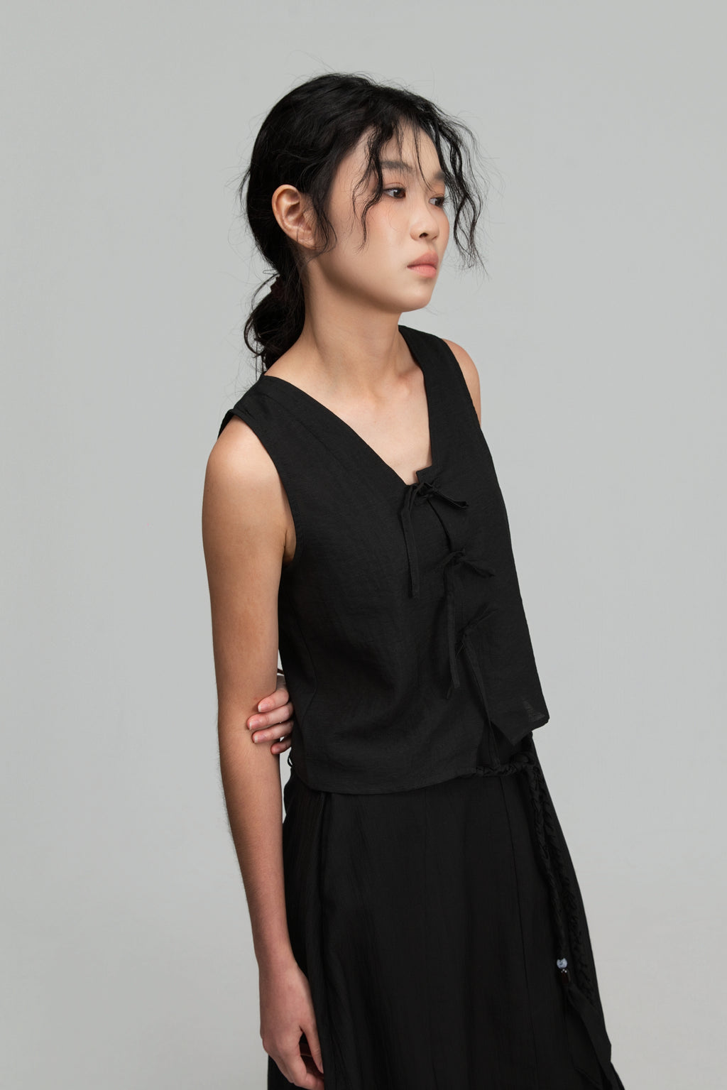 Triple Knot Crop Tank Top (Black)