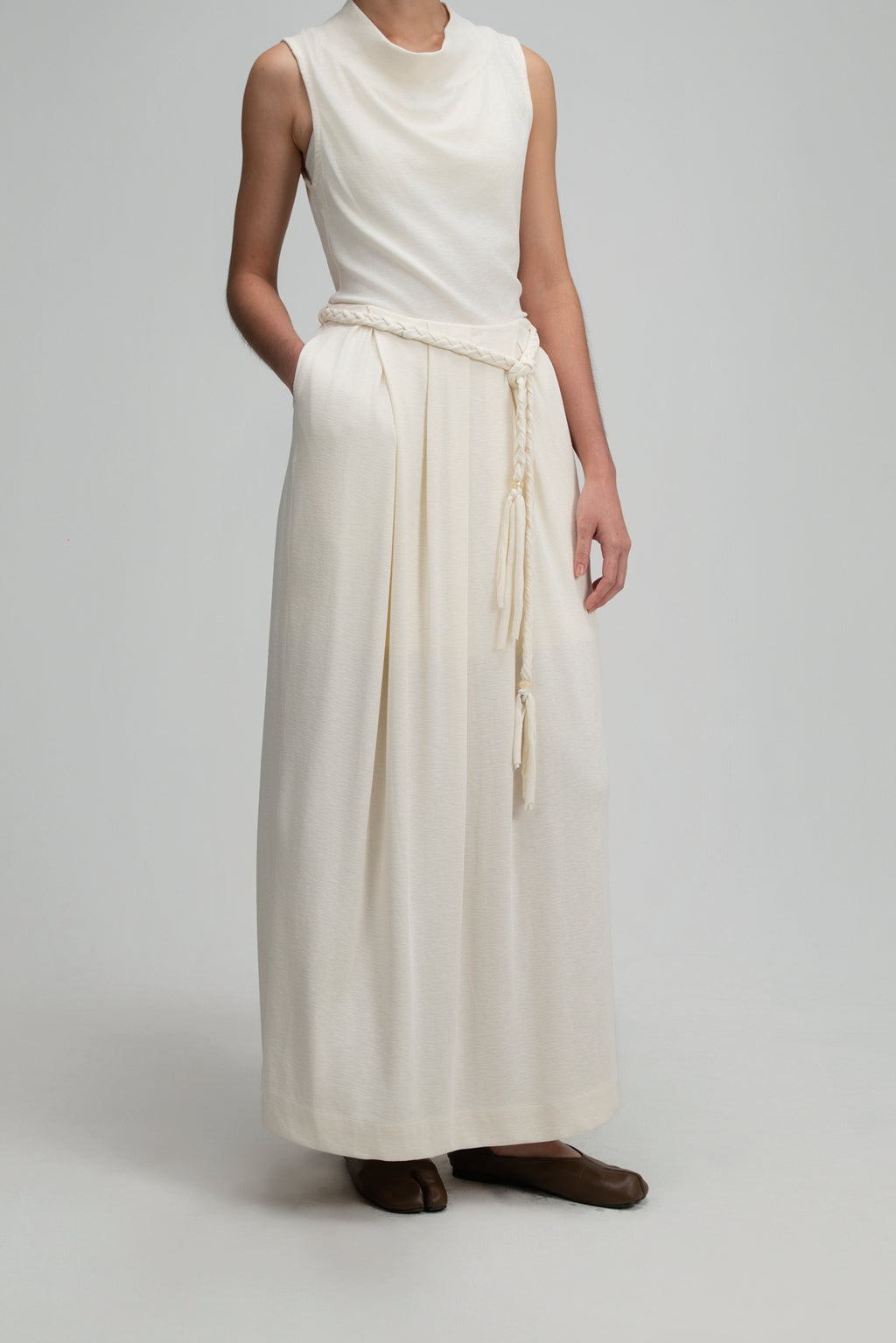 Snow Knit Pleated Cocoon Skirt w/ Braided Belt (White)