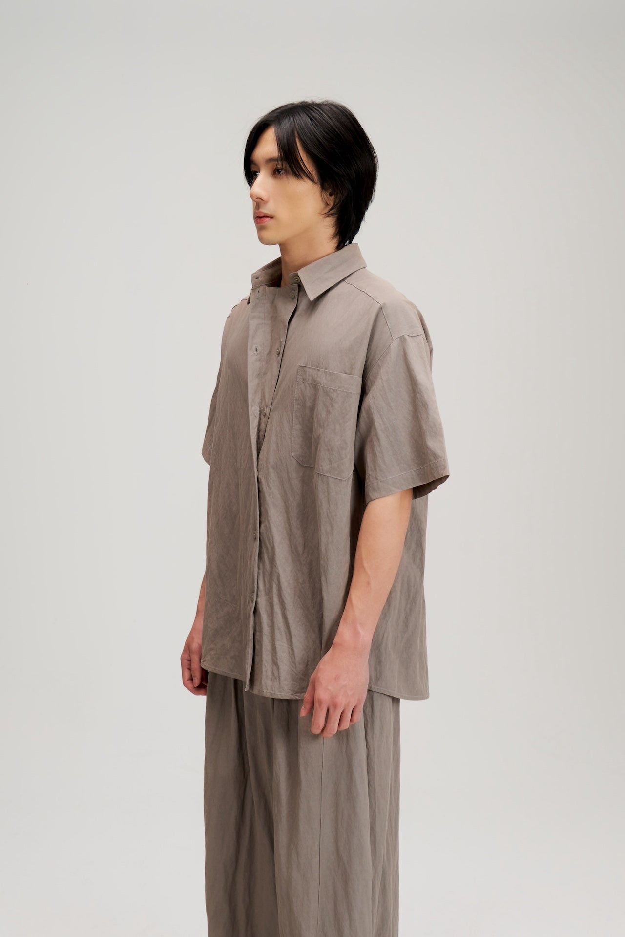 Gender Neutral Drape Neck Short-Sleeve Shirt (Grey)
