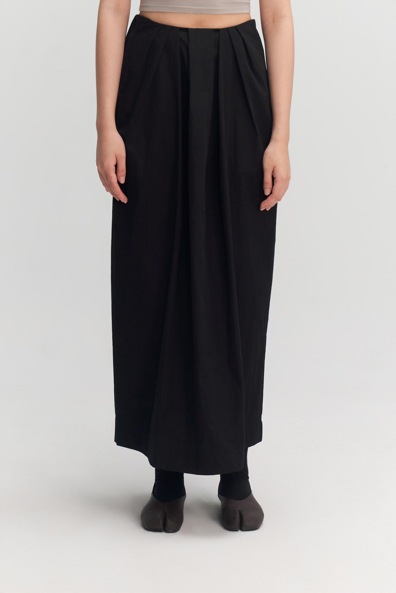Classic - Pleated Cocoon Skirt (Black)