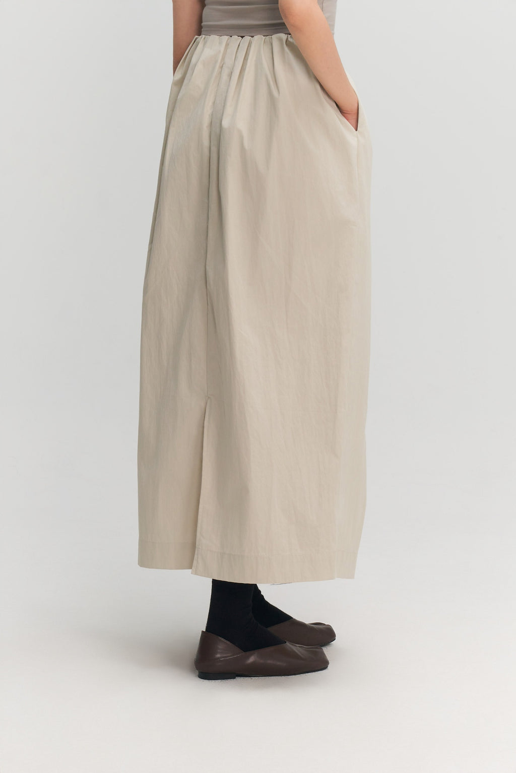 Classic - Pleated Cocoon Skirt (Off White)