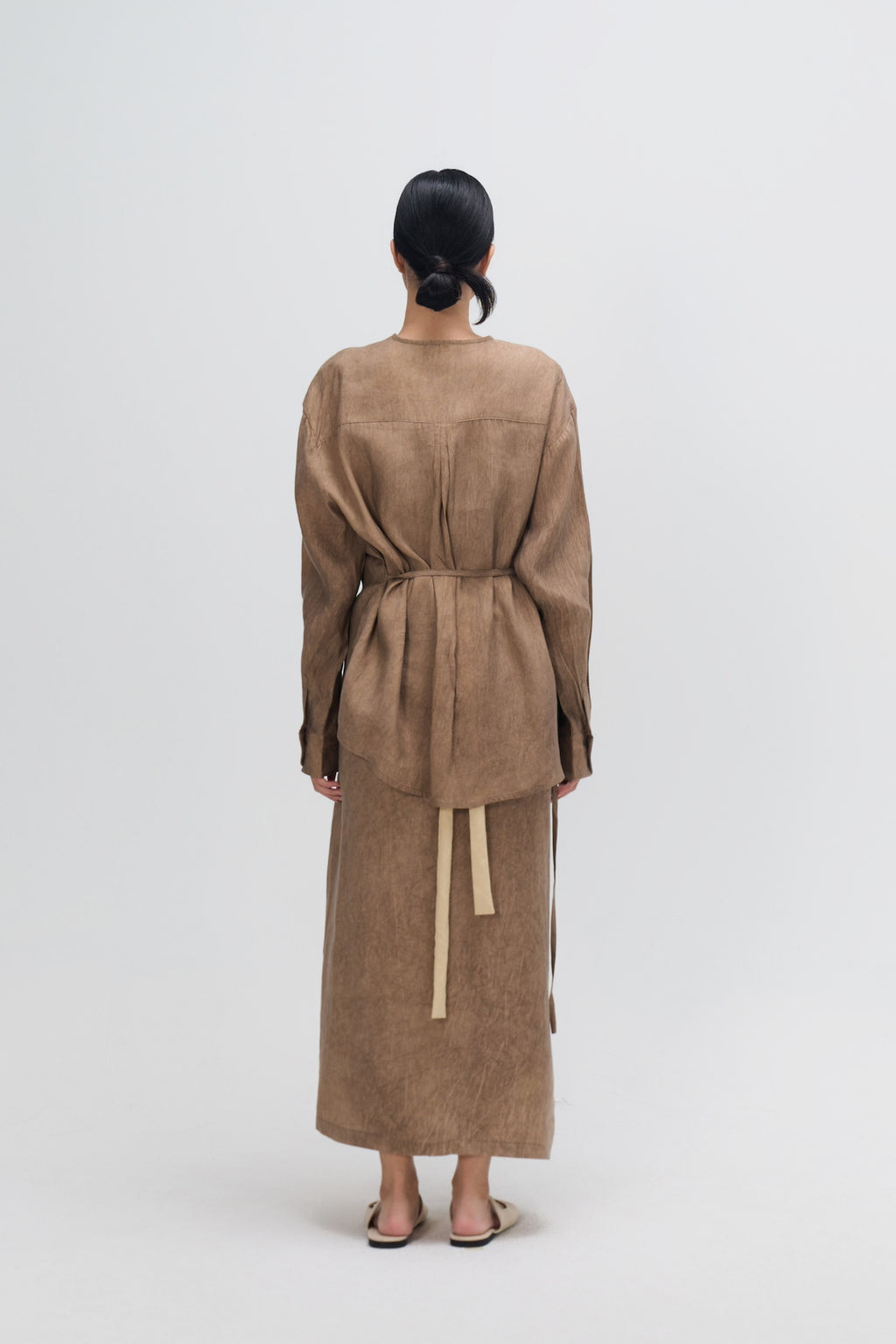 Arc Collar Side Tie Dye Blouse (Brown)