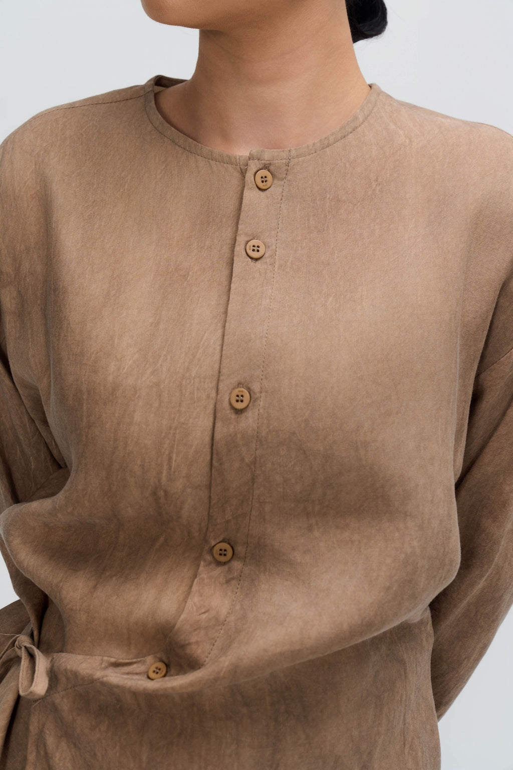 Arc Collar Side Tie Dye Blouse (Brown)