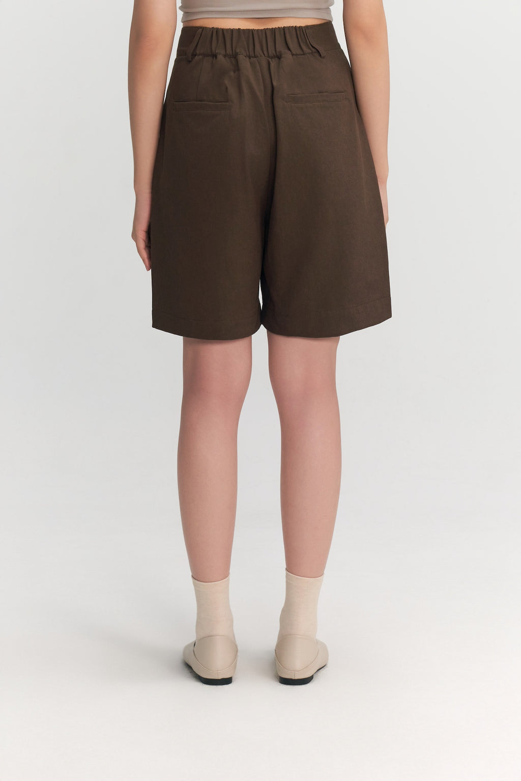 Gender Neutral Pocket Pleated Shorts (Brown)
