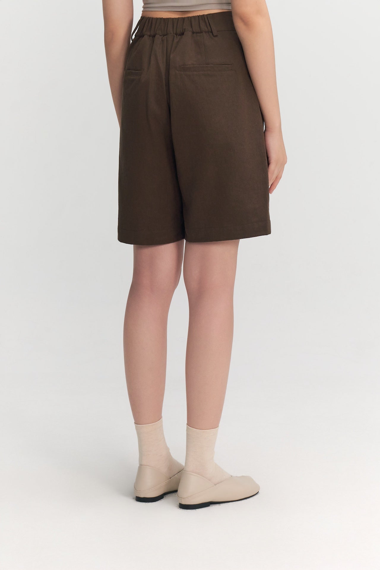 Gender Neutral Pocket Pleated Shorts (Brown)