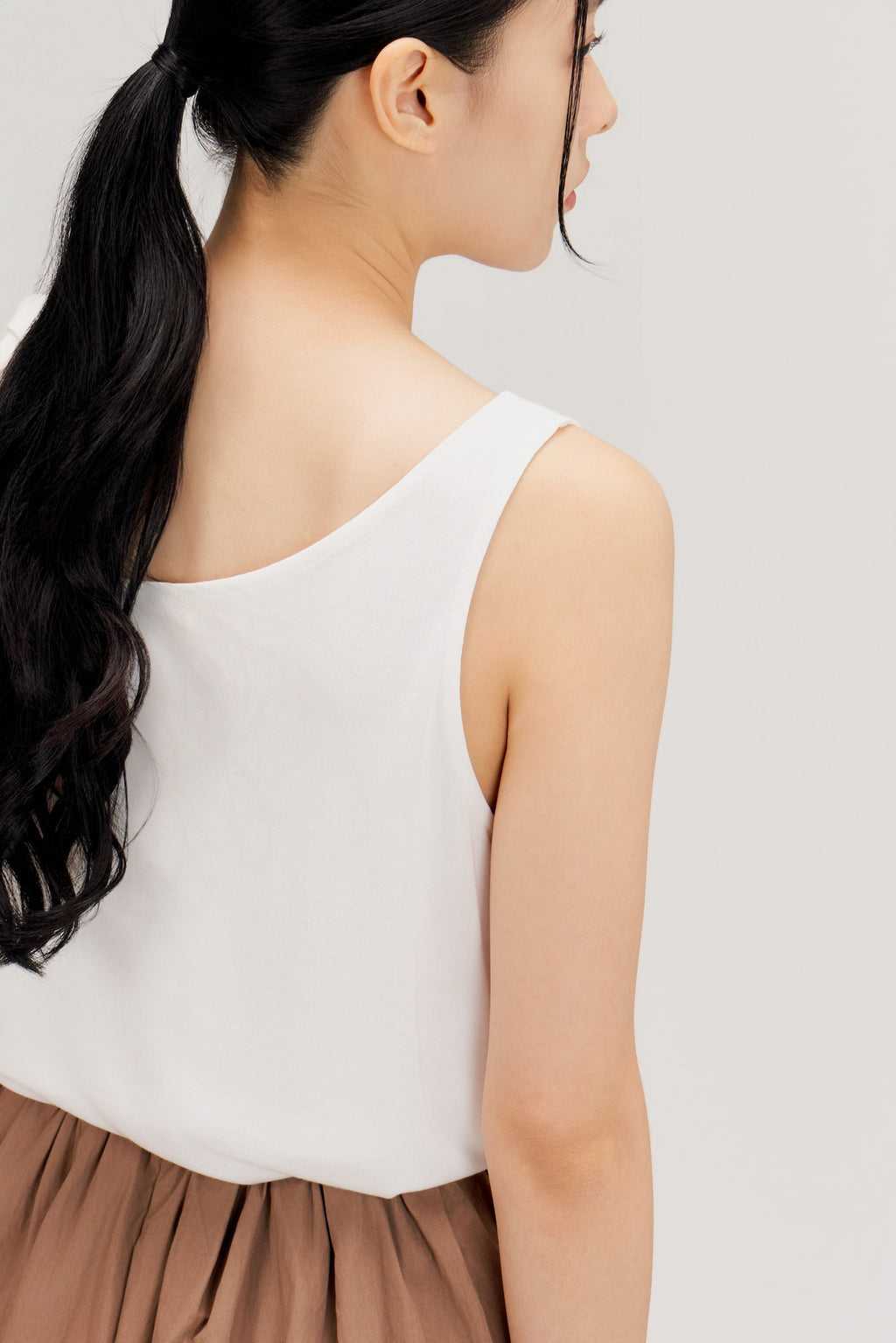 Lyocell Knit Twisted Shoulder Tank Top (Black)