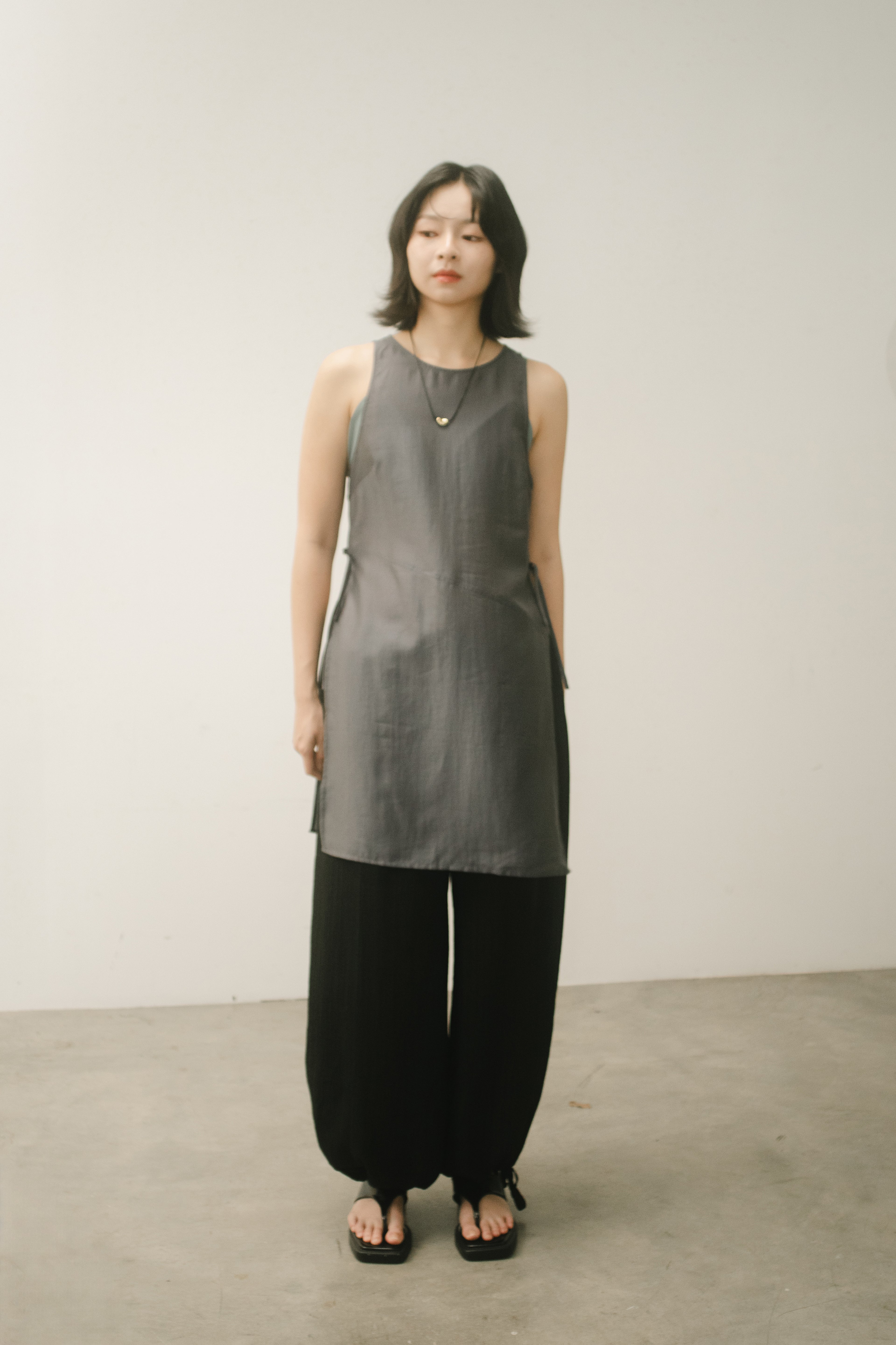 WES x GUNG x SO | Bold Side Slit Long Tank Top (Dark Grey)