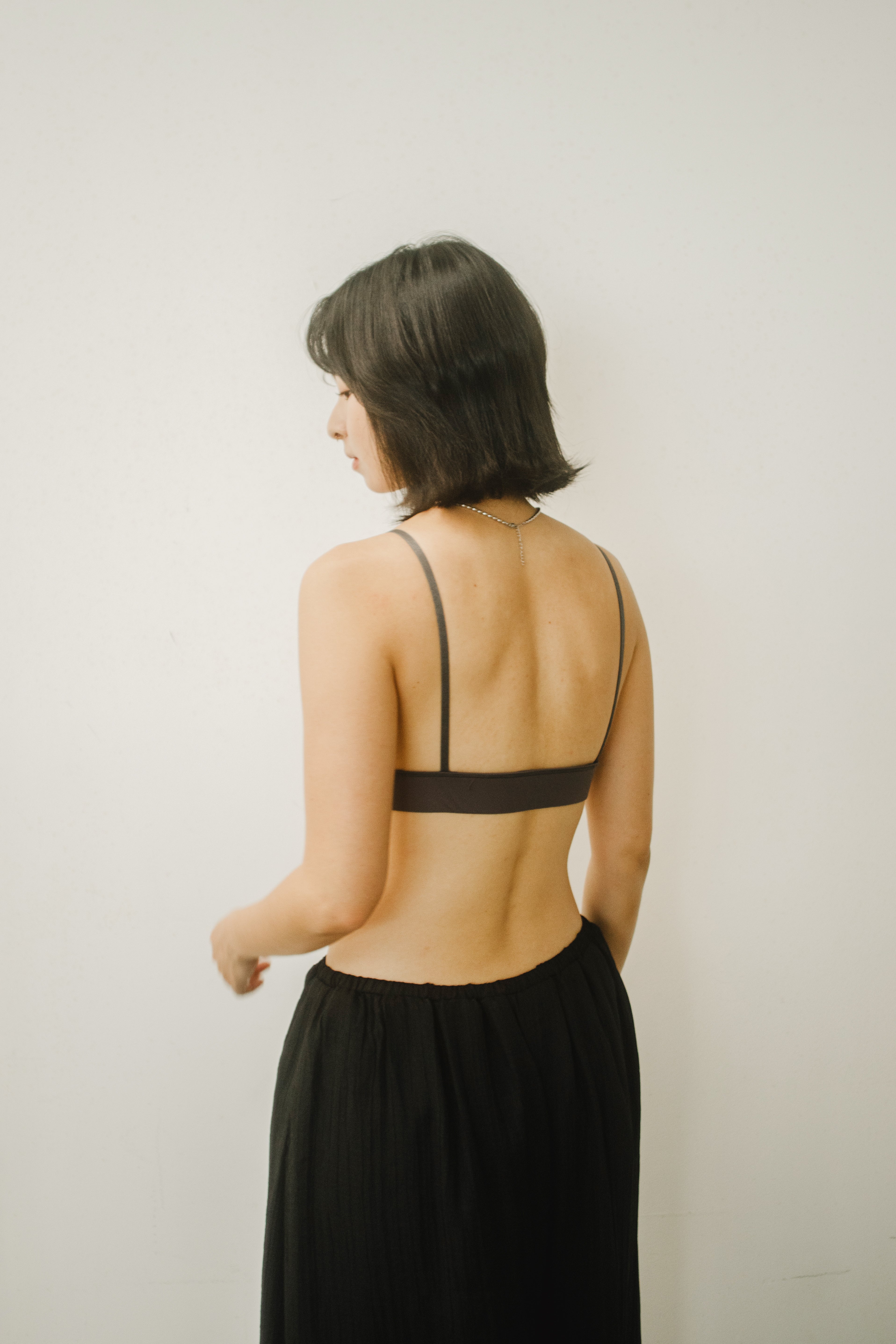 WES x GUNG x SO | [So] Simplicity V-Bra (Charcoal)
