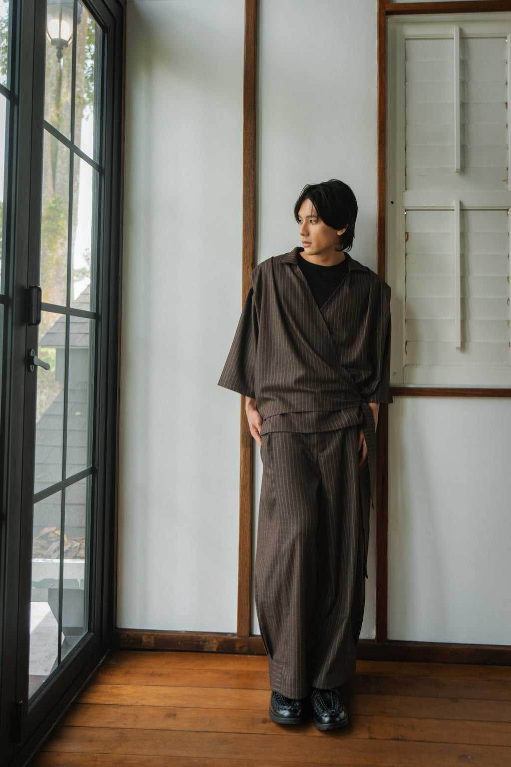 Gender Neutral Collar Kimono Wrap 3/4 Sleeve Shirt (Poly / Brown Stripe)