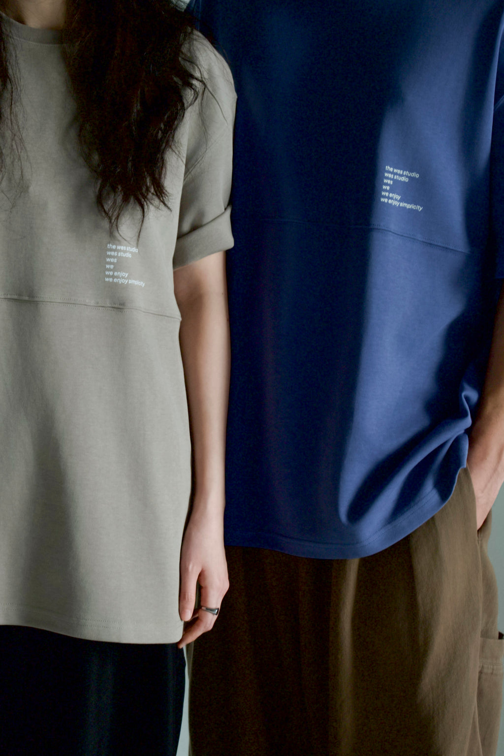 [GIFT] Gender Neutral Straight Shoulder Oversized Tee w/ Mid Line v1 (Olive Grey)