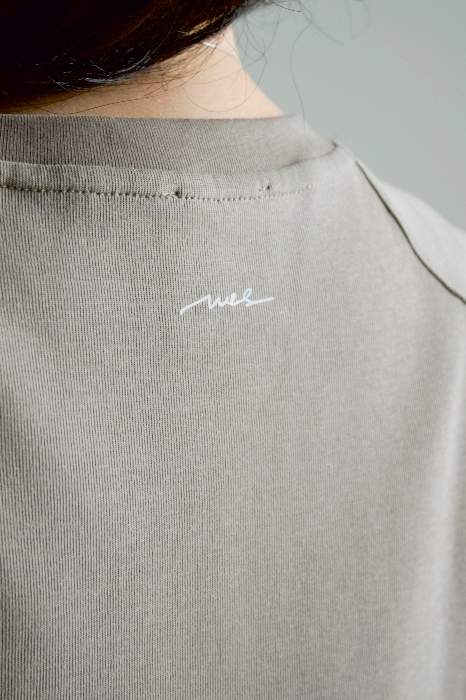 [GIFT] Gender Neutral Straight Shoulder Oversized Tee w/ Mid Line v1 (Olive Grey)