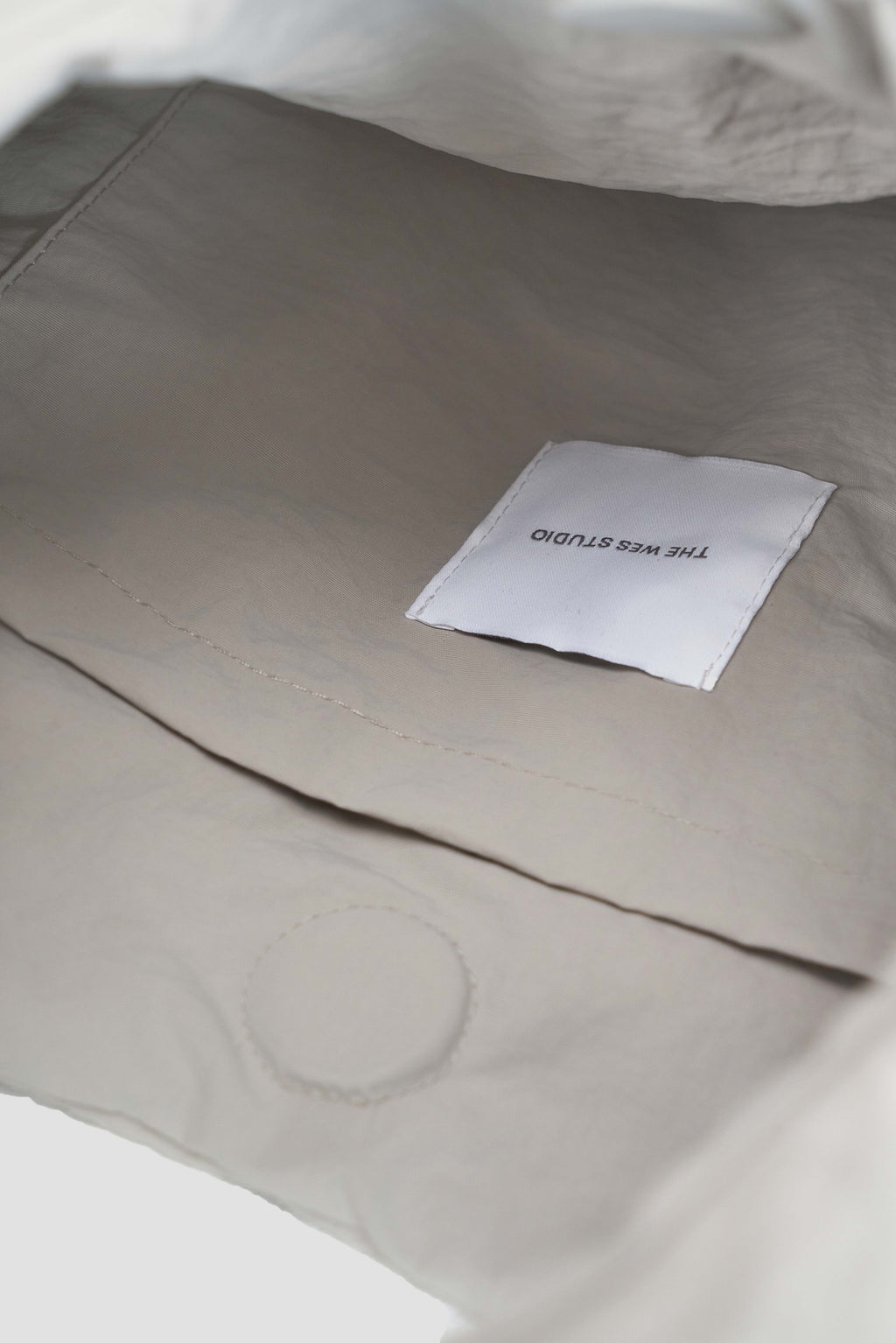 Medium Egg Nylon Tote (Black)