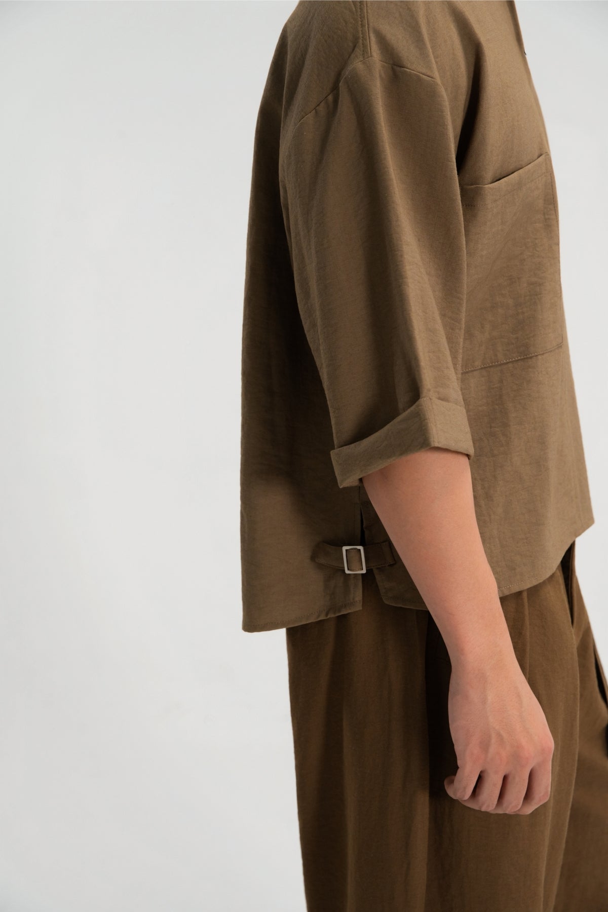 Gender Neutral Collarless Half-Zipper Shirt (Mud)