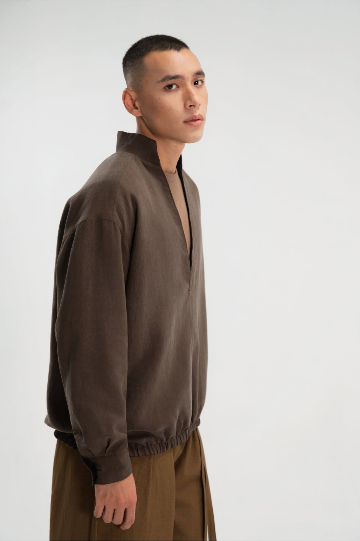 Gender Neutral Front Deep-V Dual Wear Blouse (Aged Grey / Ash Brown)