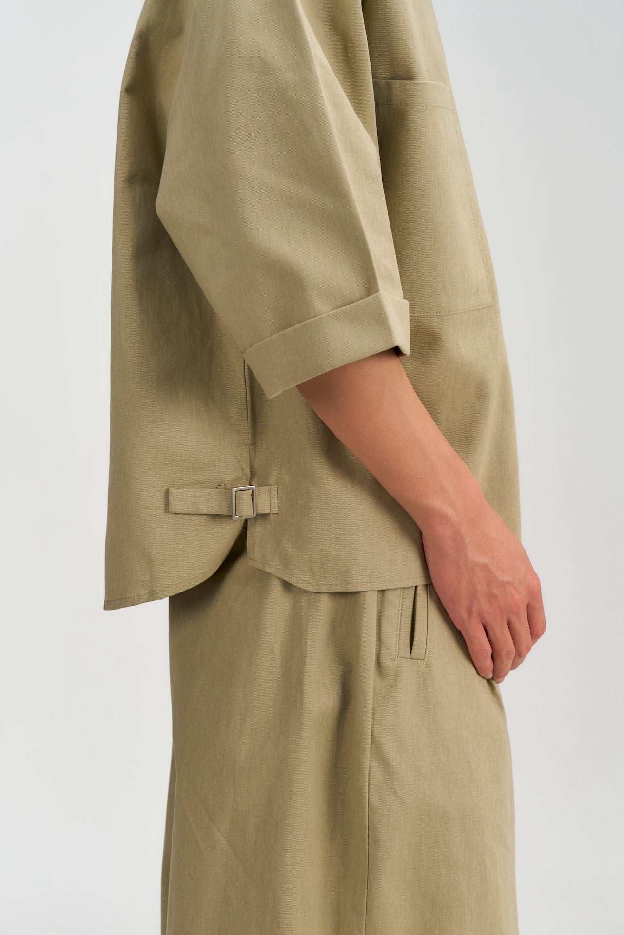 Gender Neutral Collarless Half-Zipper Shirt (Beige)