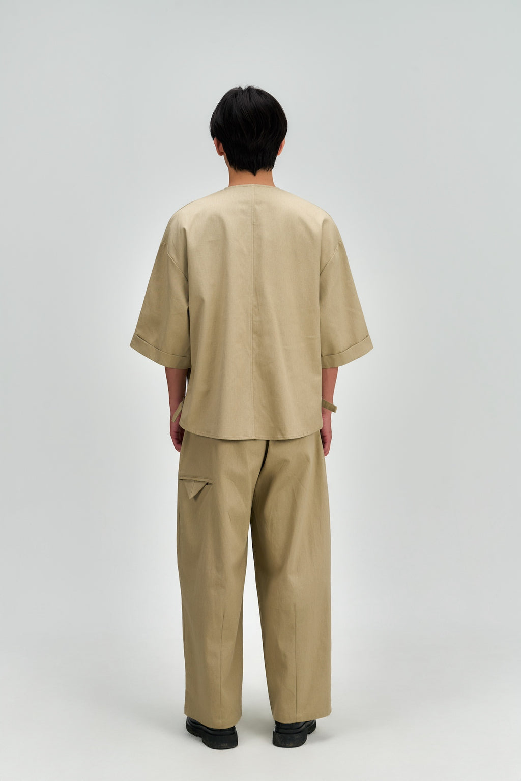 Gender Neutral Collarless Half-Zipper Shirt (Beige)