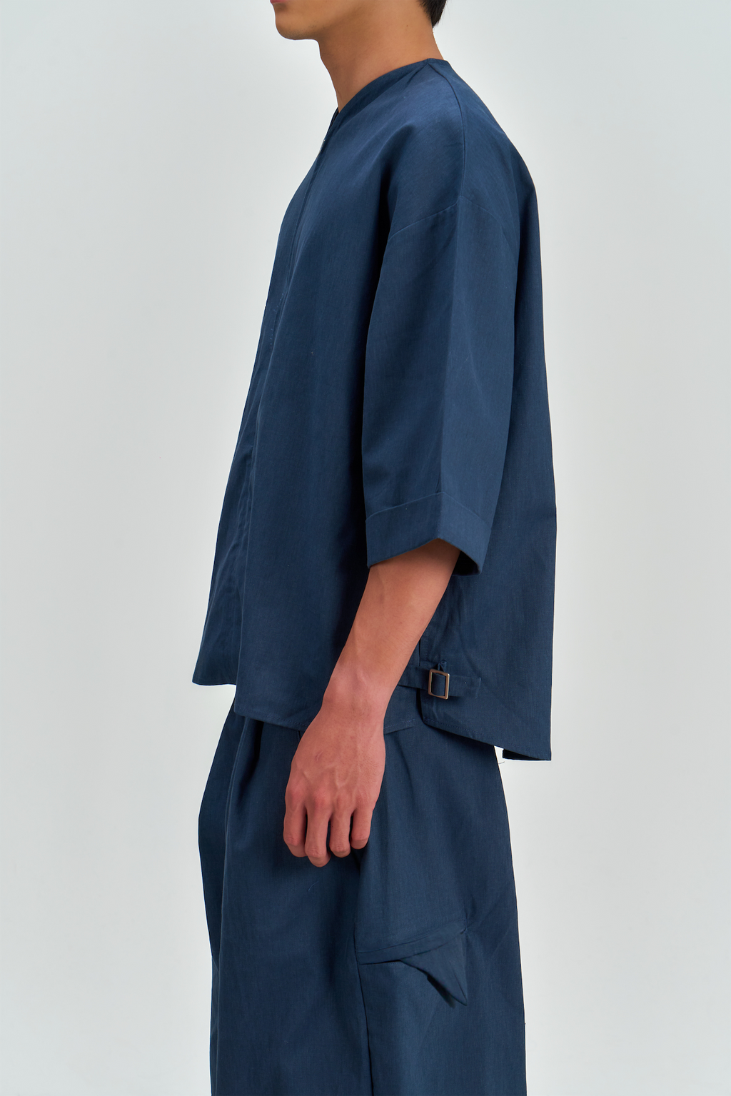 Gender Neutral Collarless Half-Zipper Shirt (Blue)