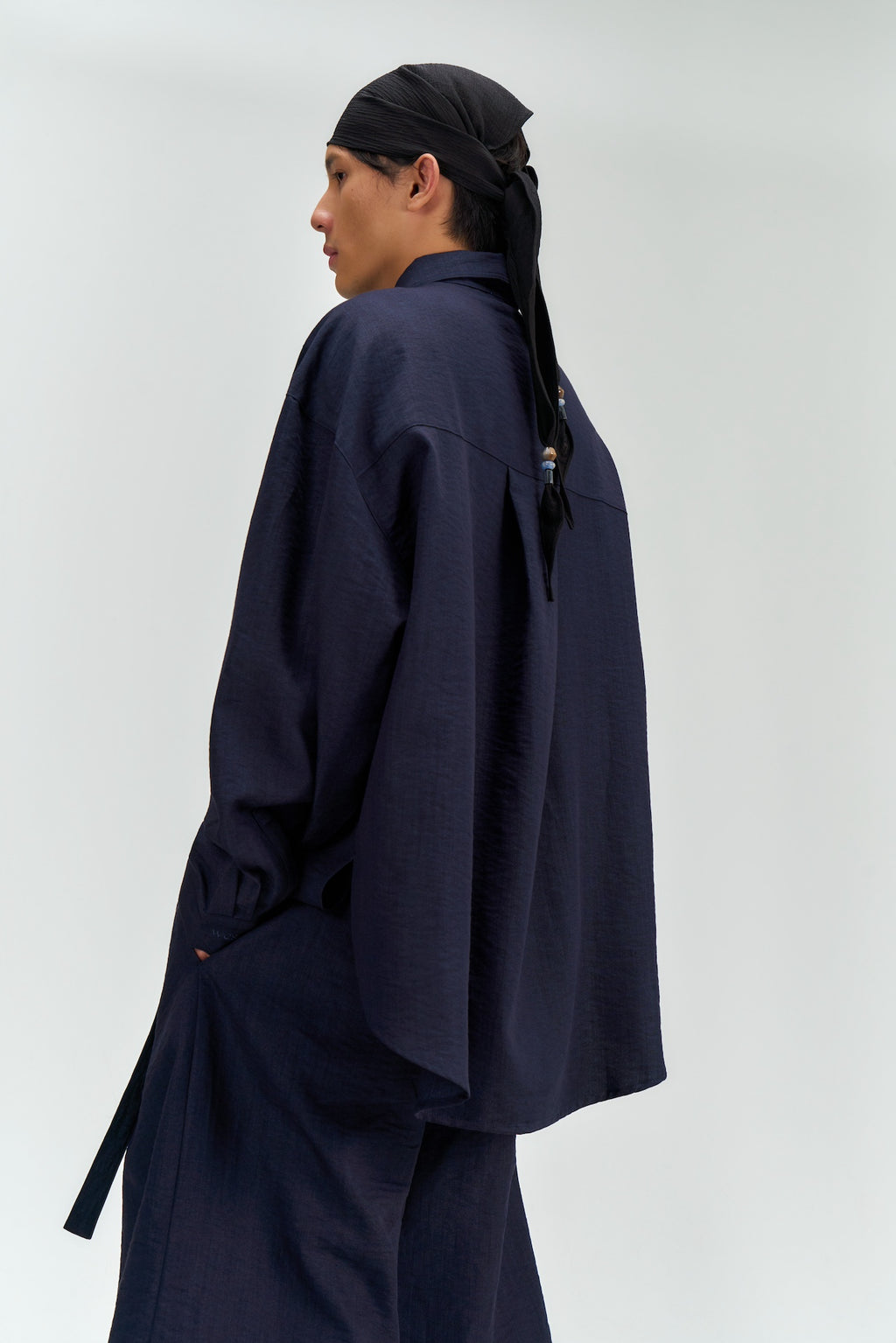 Gender Neutral Oversized Arm Long Sleeve Blouse (Navy)