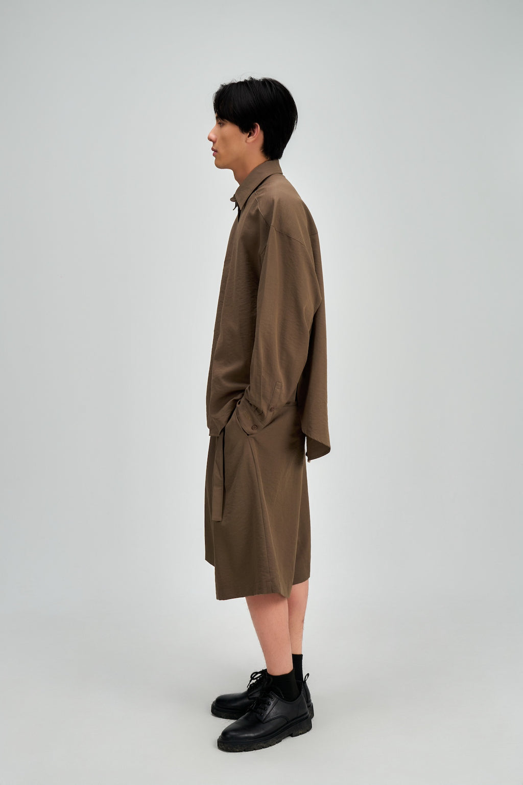 Gender Neutral Pleated Belted Shorts (Tea)