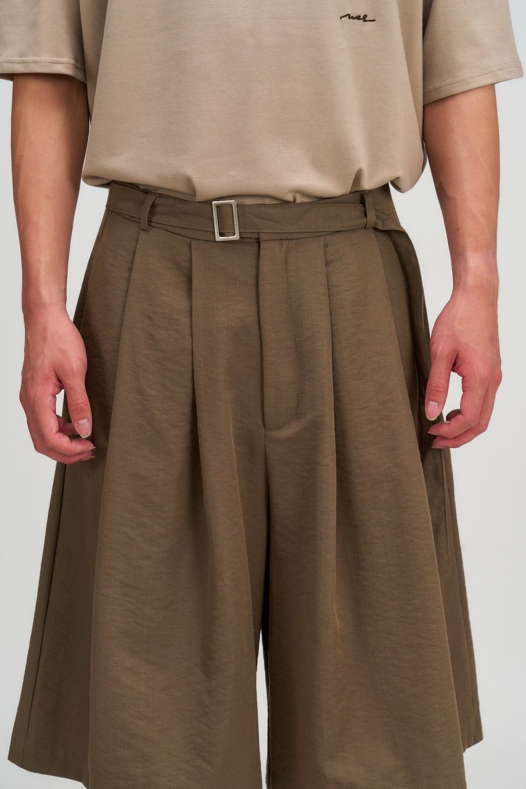 Gender Neutral Pleated Belted Shorts (Tea)