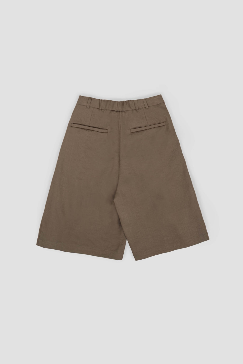 Gender Neutral Pleated Belted Shorts (Tea)