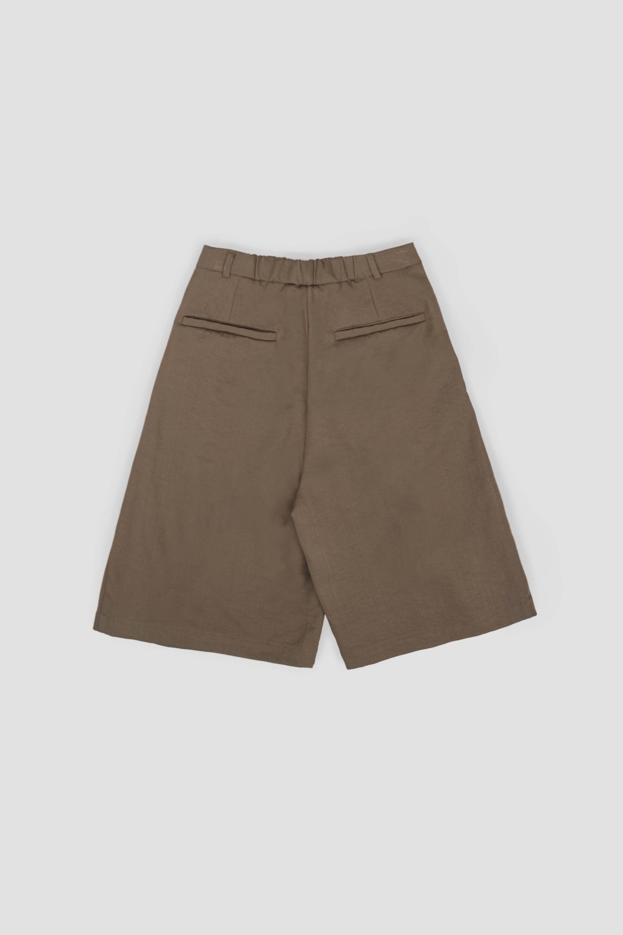 Gender Neutral Pleated Belted Shorts (Tea)