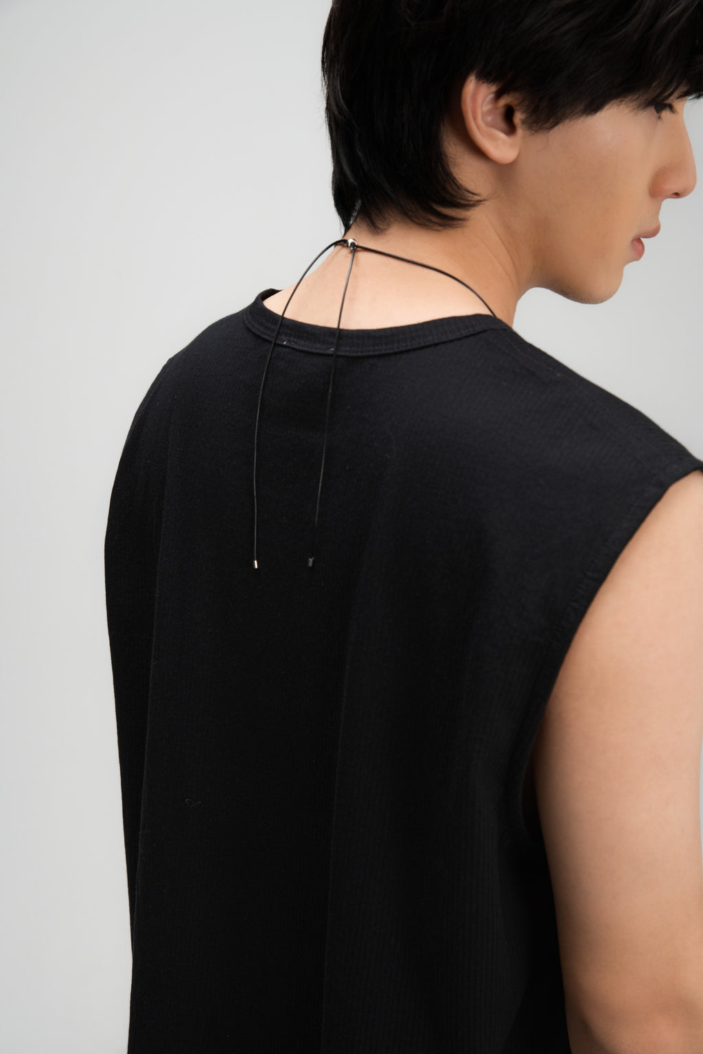 Gender Neutral Thin Muscle Tee (Textured Black)
