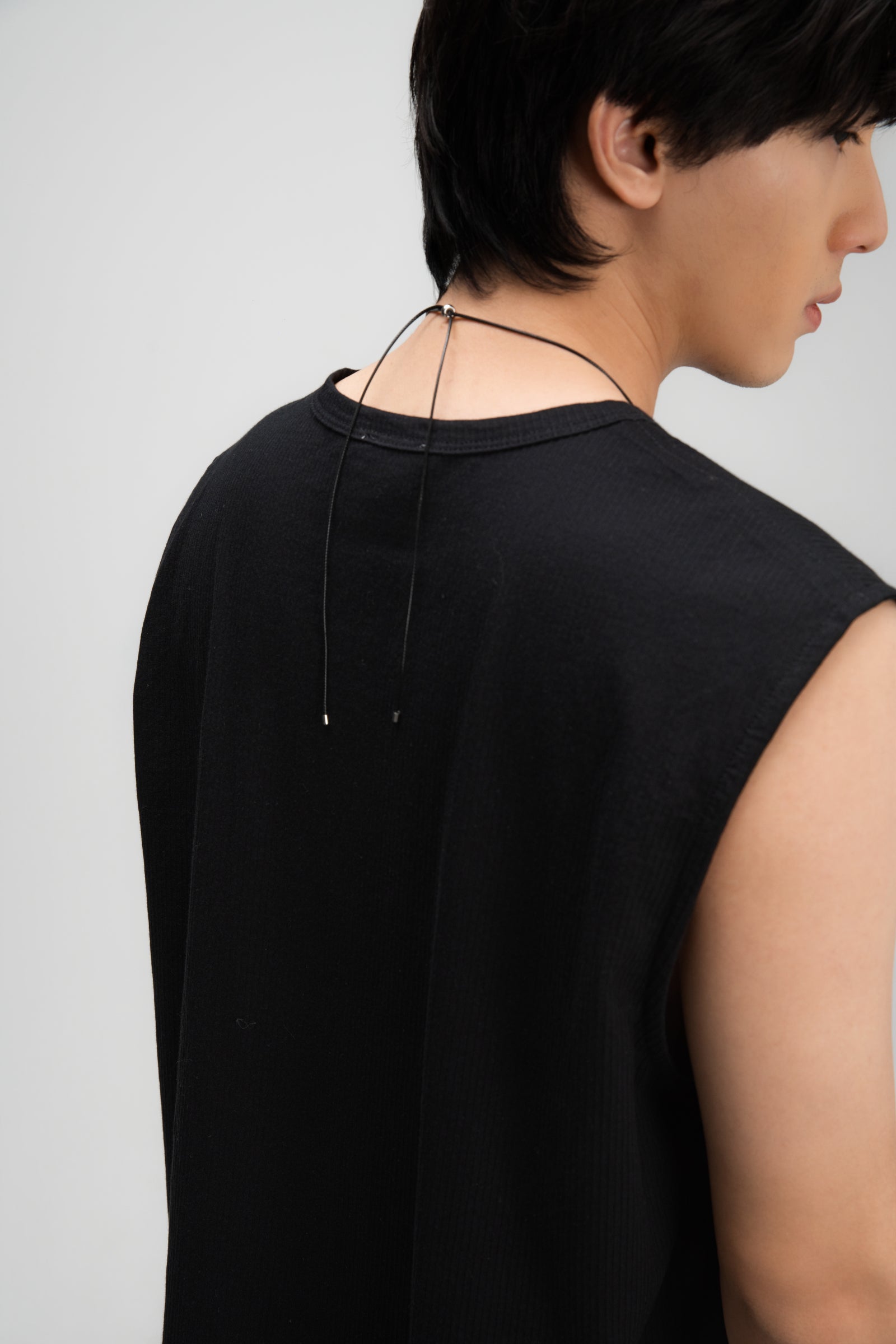 Gender Neutral Thin Muscle Tee (Textured Black)
