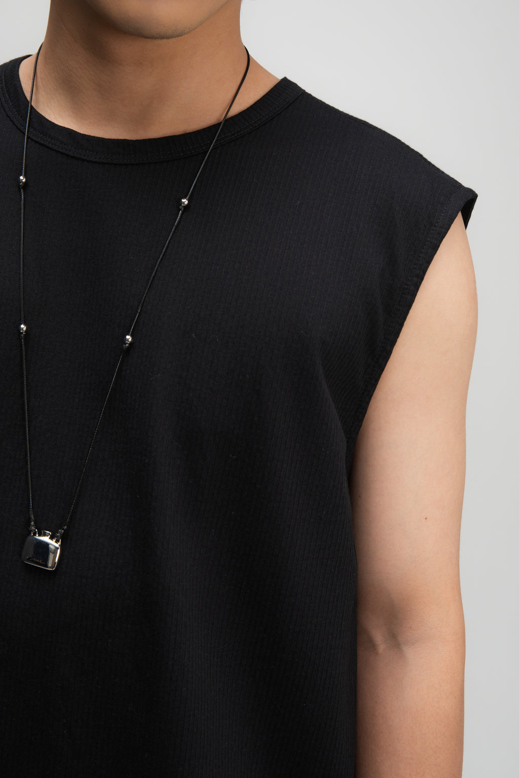 Gender Neutral Thin Muscle Tee (Textured Black)