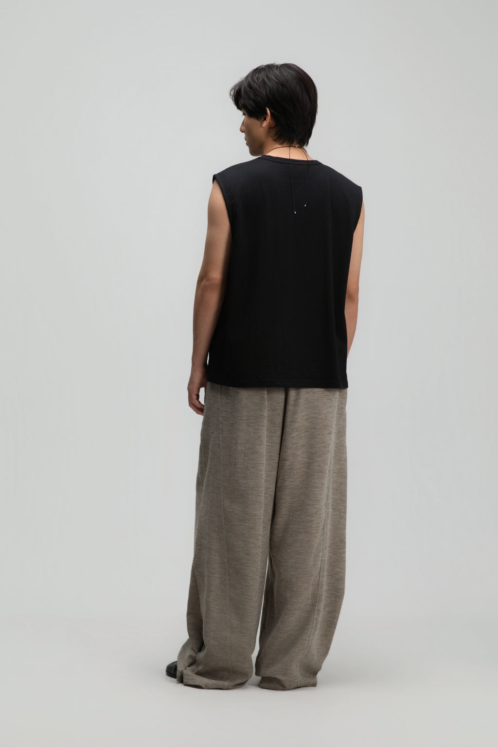 Gender Neutral Thin Muscle Tee (Textured Black)