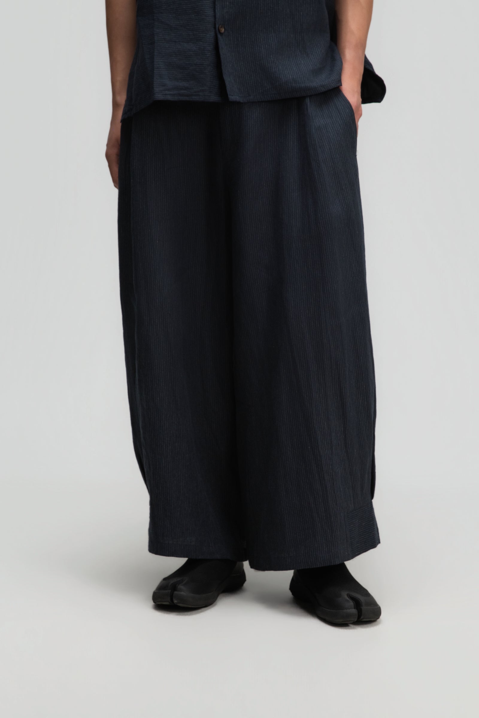 Gender Neutral Pleated Hem Ankle Pants (Navy Blue Stripe)