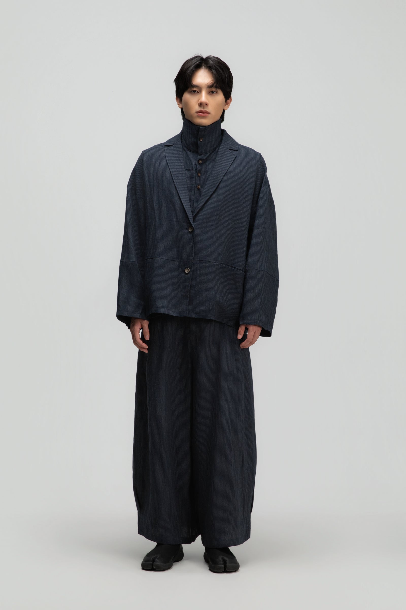 Gender Neutral Oversized Pleated Back Hem Blazer (Navy Blue Stripe)