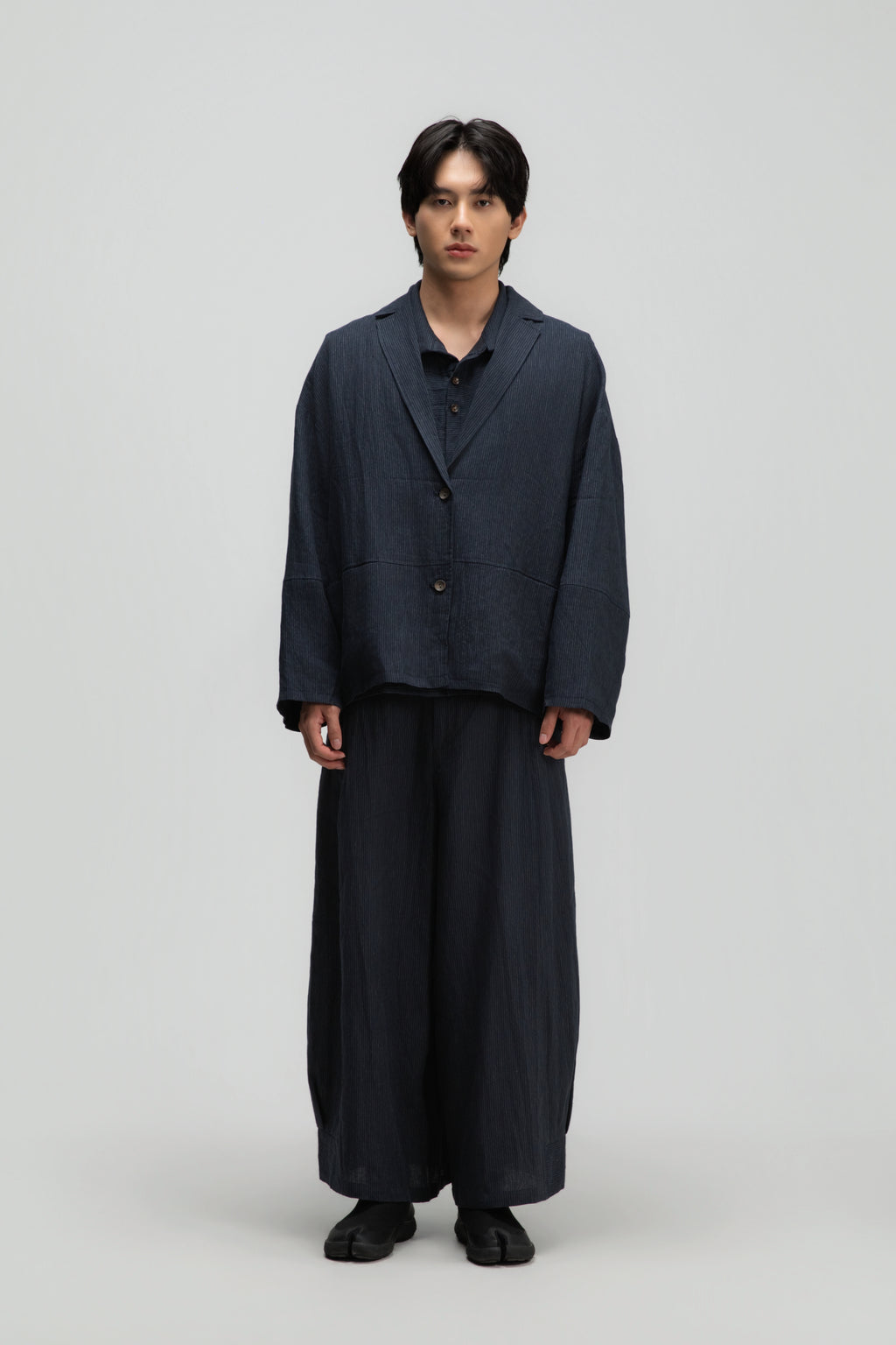 Gender Neutral Oversized Pleated Back Hem Blazer (Navy Blue Stripe)