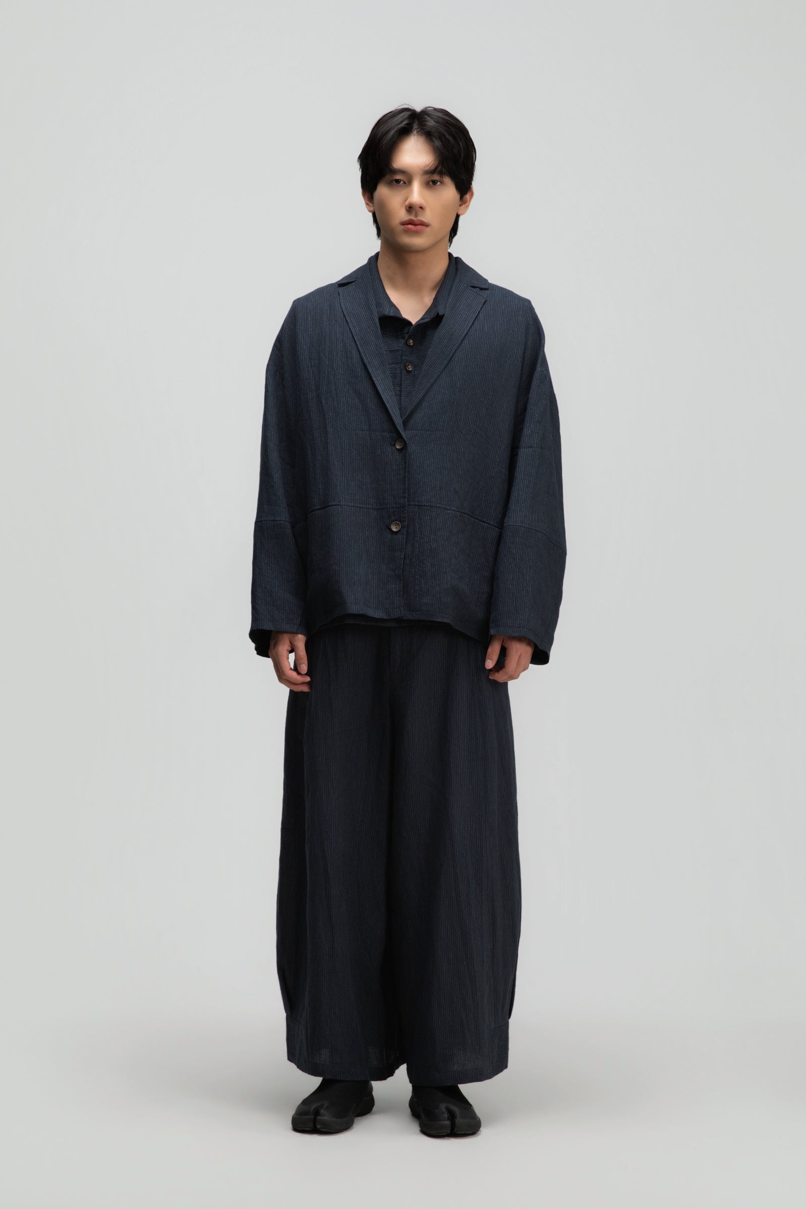 Gender Neutral Oversized Pleated Back Hem Blazer (Navy Blue Stripe)