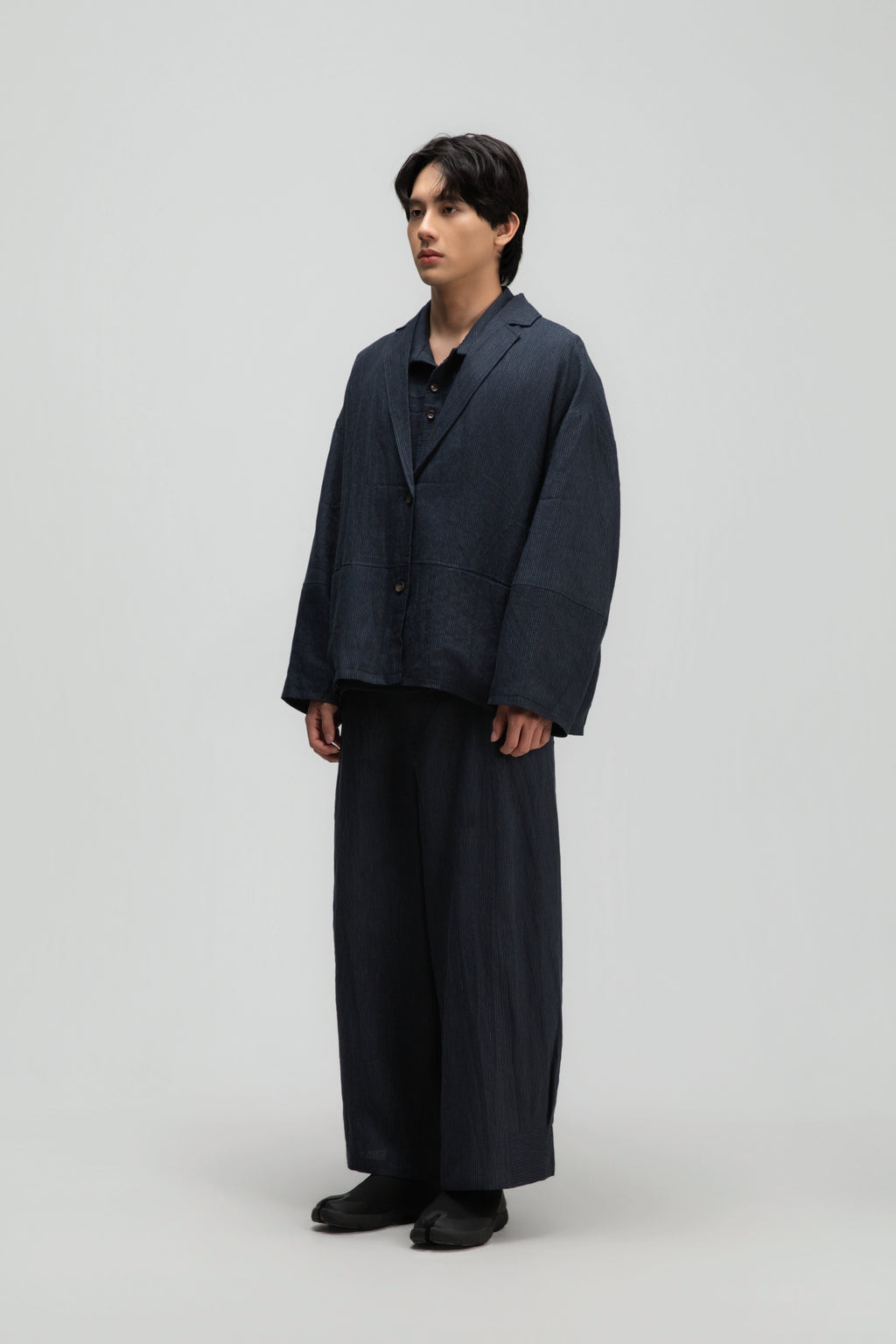 Gender Neutral Oversized Pleated Back Hem Blazer (Navy Blue Stripe)