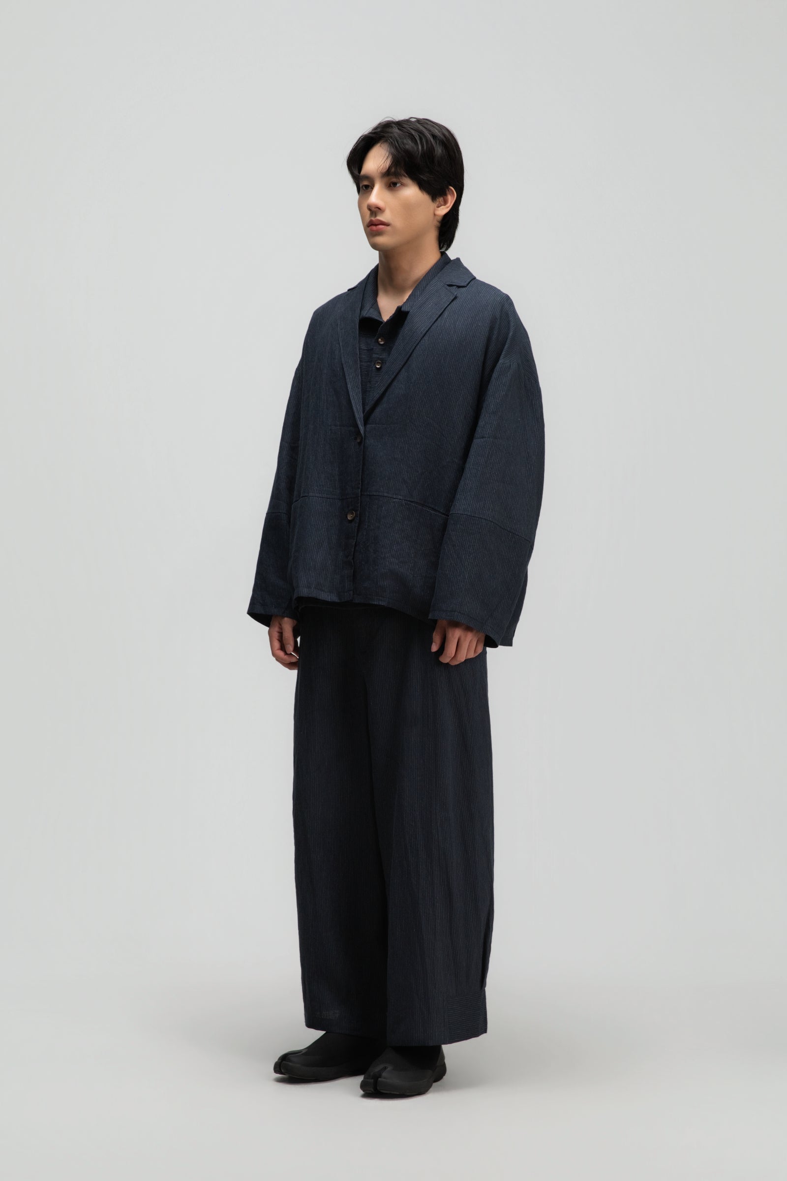 Gender Neutral Oversized Pleated Back Hem Blazer (Navy Blue Stripe)