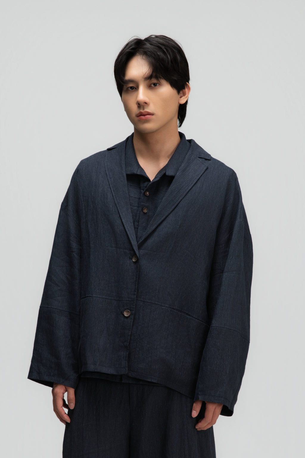 Gender Neutral Oversized Pleated Back Hem Blazer (Navy Blue Stripe)