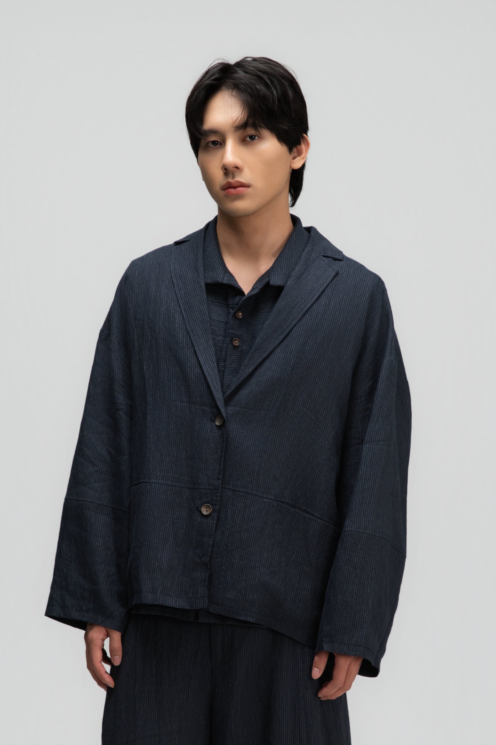 Gender Neutral Oversized Pleated Back Hem Blazer (Navy Blue Stripe)