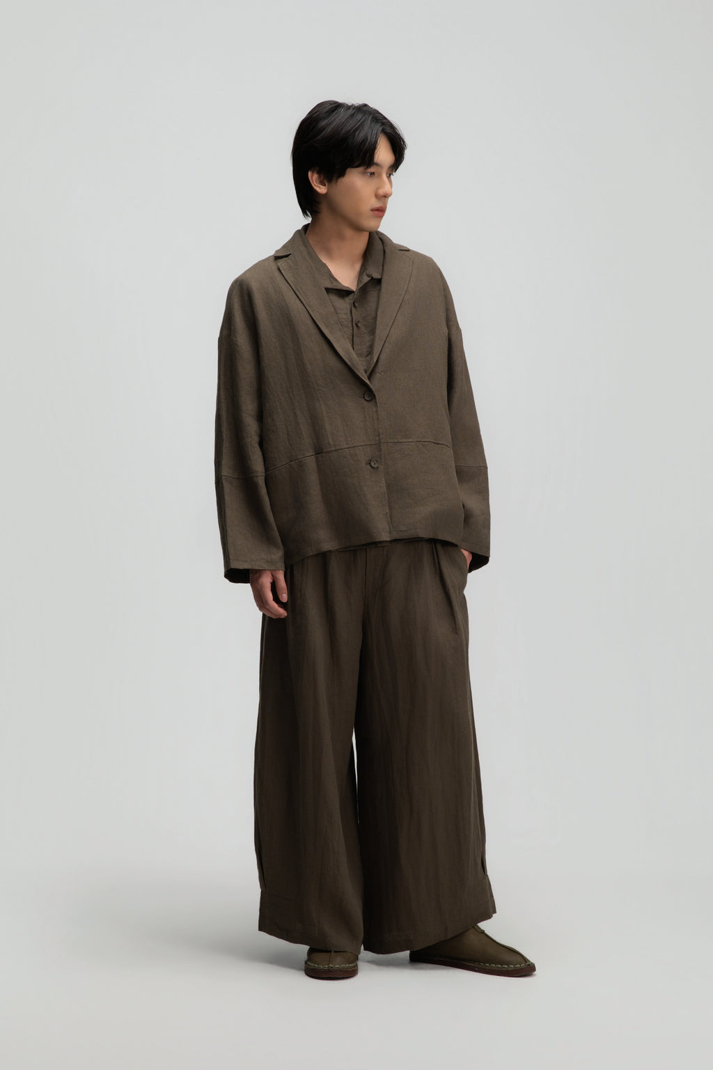 Gender Neutral Oversized Pleated Back Hem Blazer (Olive Brown Stripe)