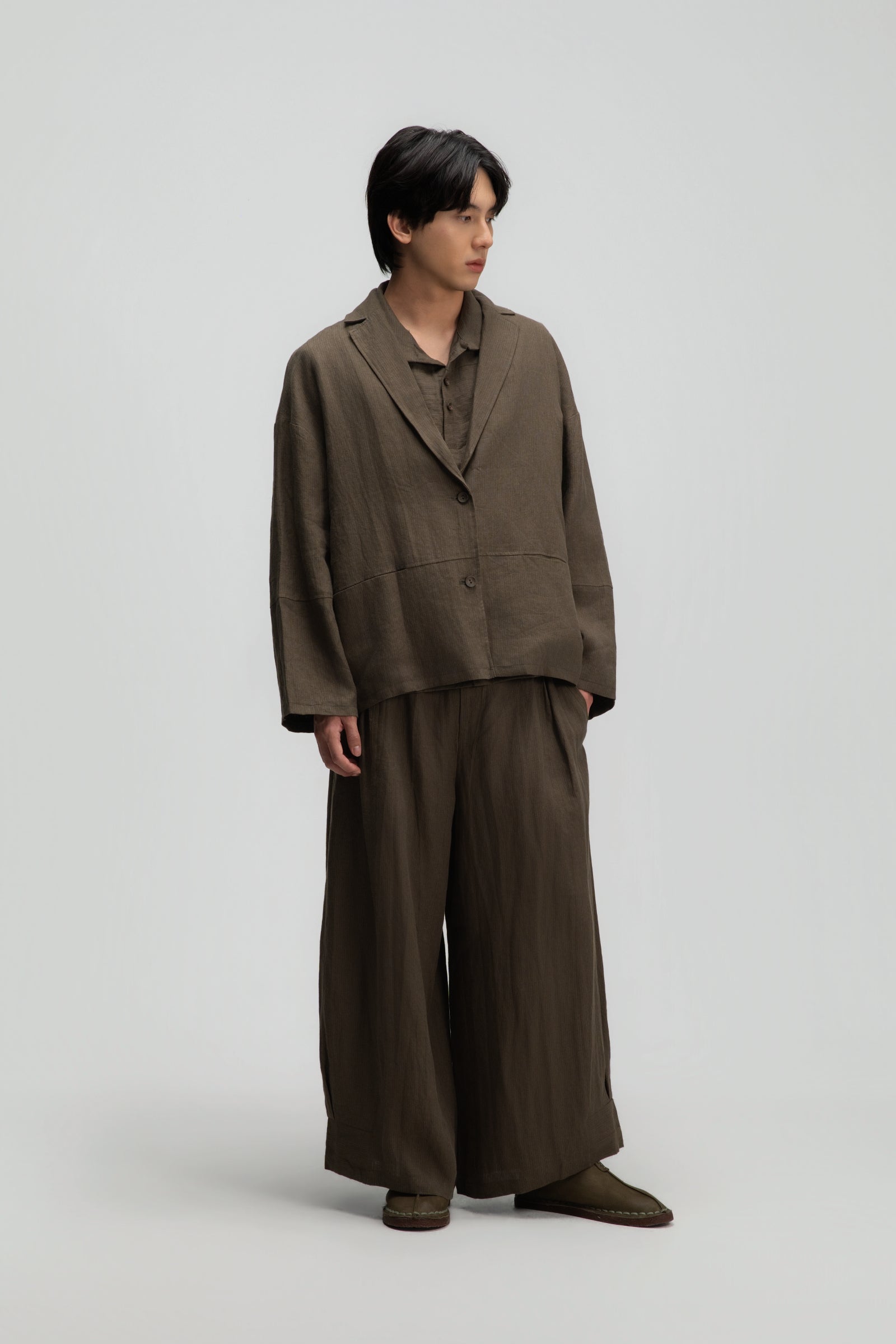 Gender Neutral Oversized Pleated Back Hem Blazer (Olive Brown Stripe)