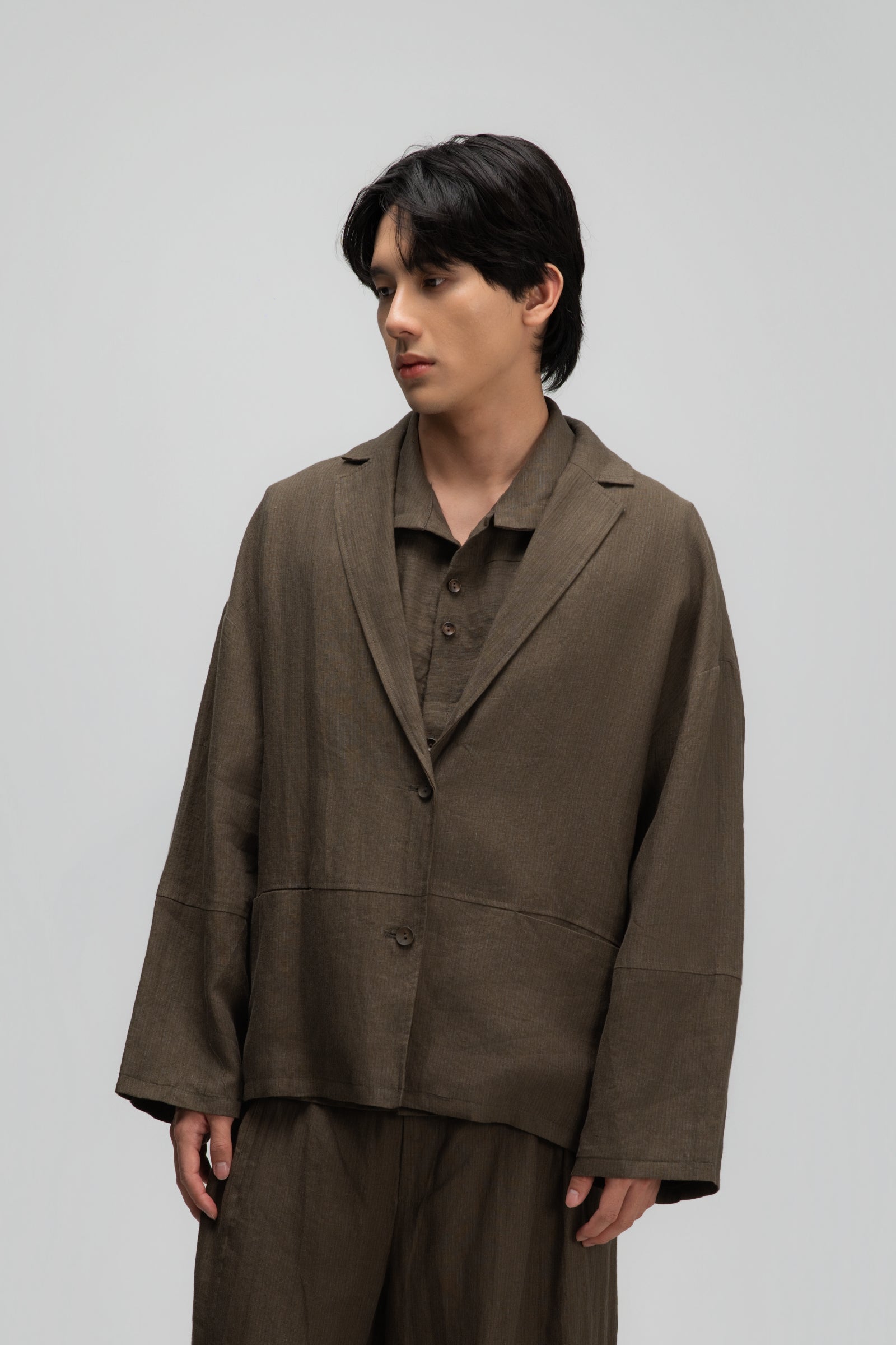 Gender Neutral Oversized Pleated Back Hem Blazer (Olive Brown Stripe)