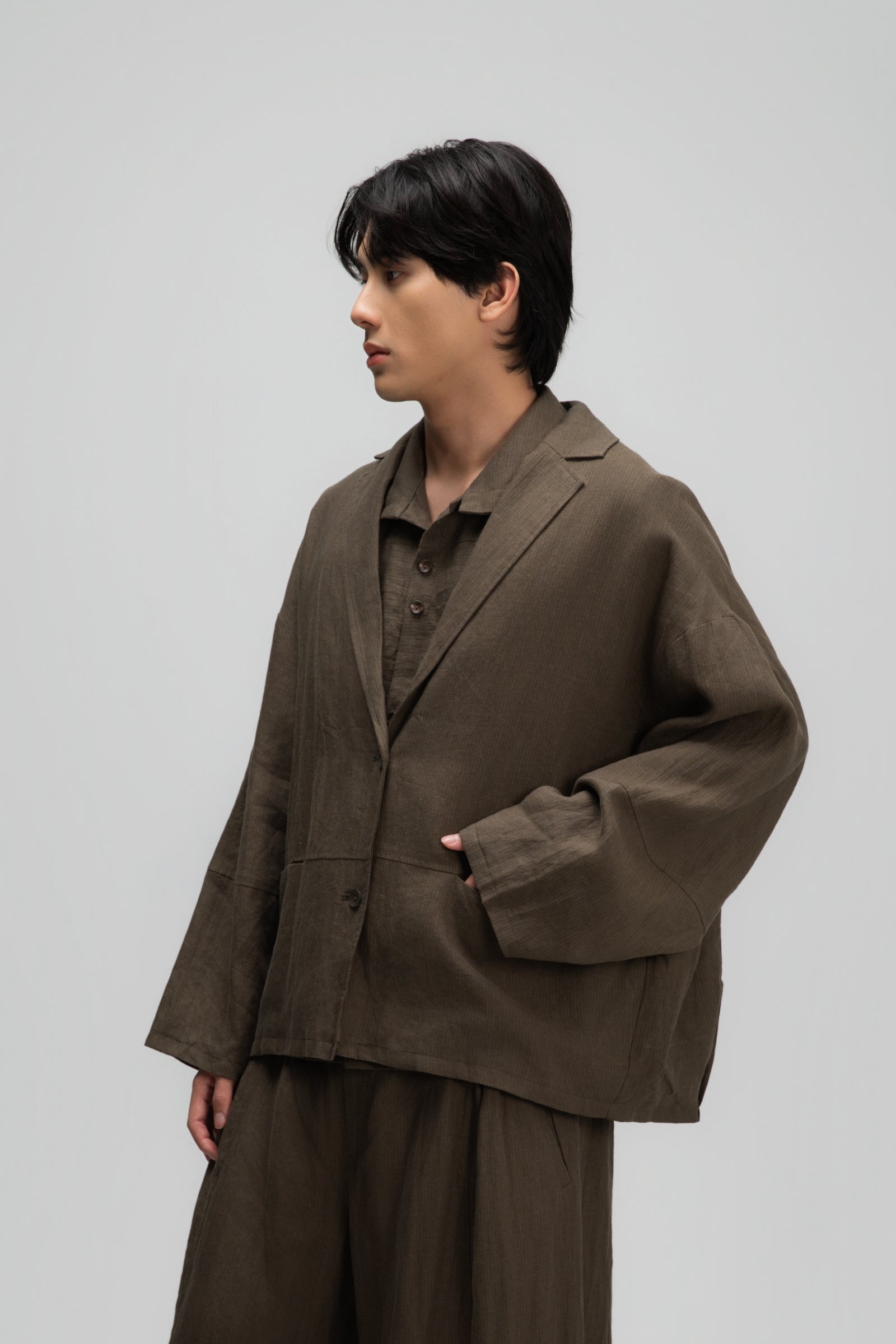 Gender Neutral Oversized Pleated Back Hem Blazer (Olive Brown Stripe)